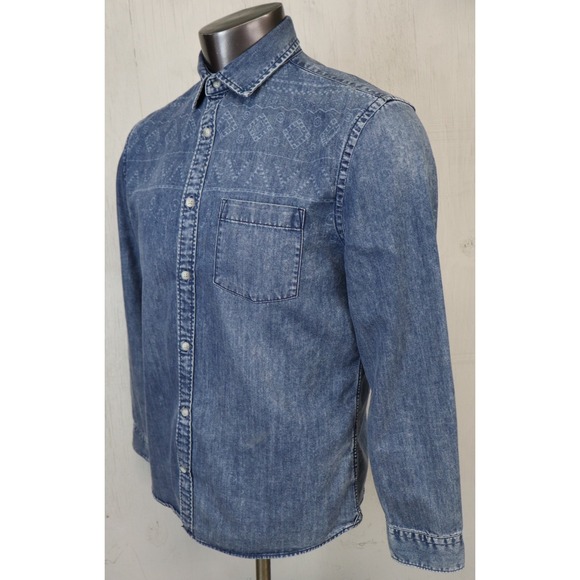 Mens EXPRESS Blue Shirt Size M Button Front Cotton Denim Loop Native Aztec 15.5 - Picture 3 of 9